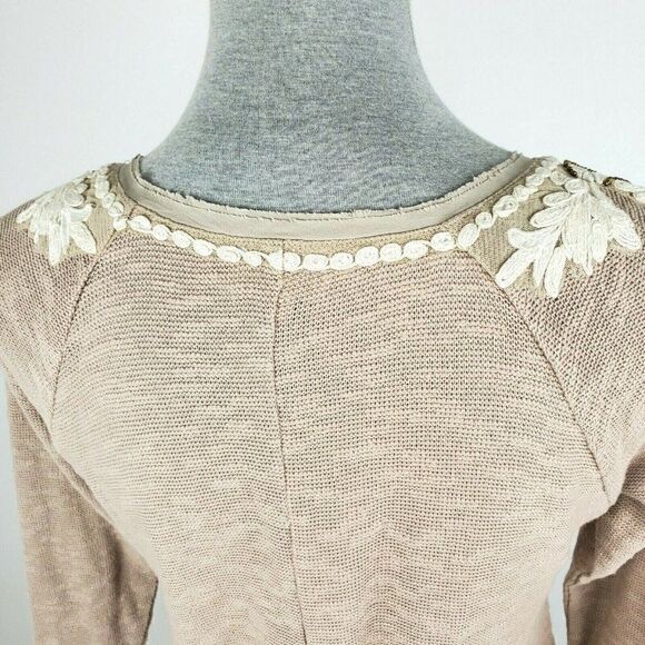 Meadow Rue Anthropologie Rococo Beaded Pullover Top Sweater Tan Ivory Lace sz XS - Picture 6 of 7